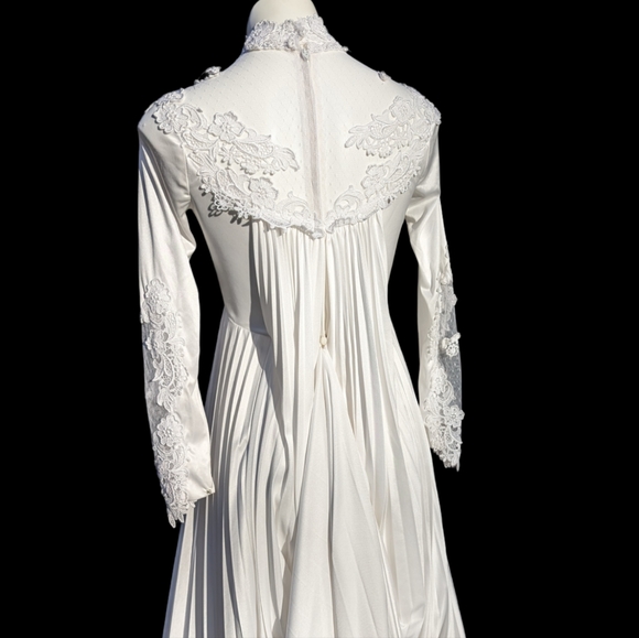 Vintage 1970s wedding dress train pleated empire aline small lace simple 70s s - Picture 2 of 6